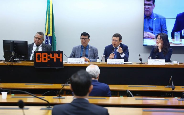 Especialistas divergem sobre possibilidade de a Justiça do Trabalho julgar crimes