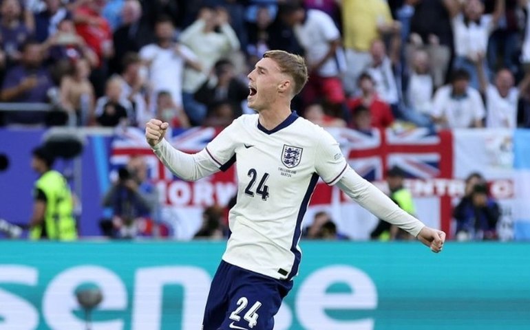 Uma década de contrato: estrela do Chelsea assina renovação até 2033; saiba detalhes