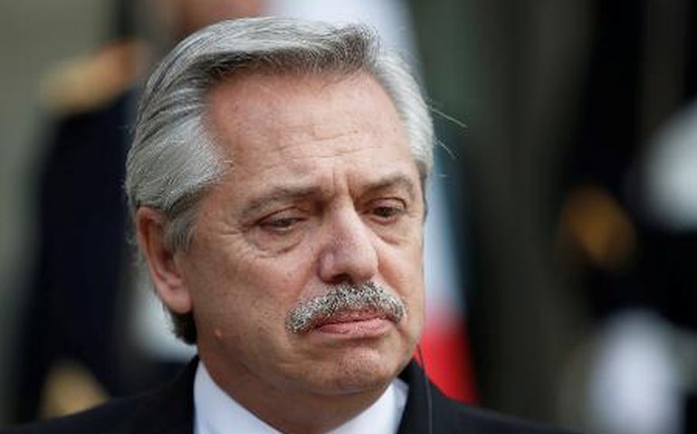 Argentina anuncia mais medidas para assistência a empresas e trabalhadores