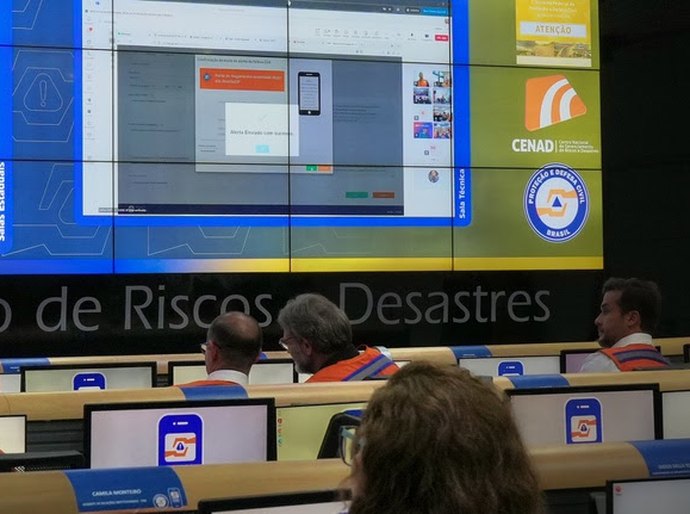 Operação do Defesa Civil Alerta completa um ano com 630 alertas enviados