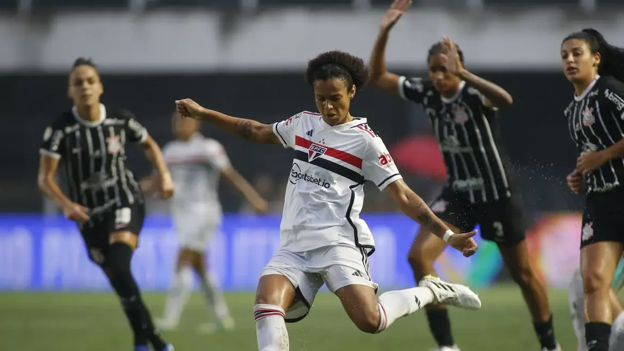 Aline Milene é convocada para amistosos da seleção feminina de futebol