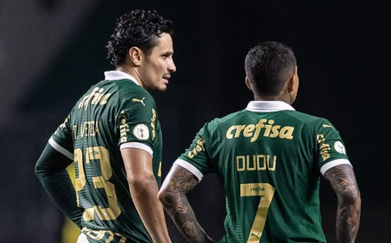 Raphael Veiga se despede de Dudu no Palmeiras: 'Jogar ao seu lado tornou tudo mais fácil'