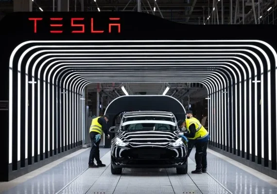 Tesla e BMW processam UE e se juntam a montadoras da China por tarifas sobre veículos elétricos