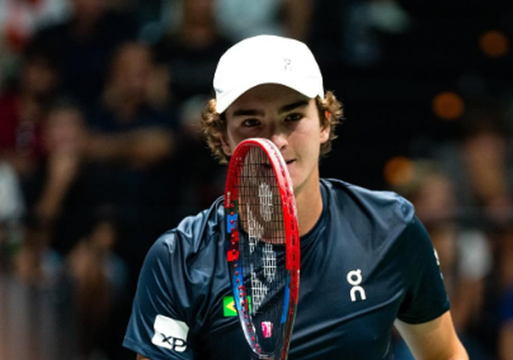 Após jogo suspenso, João Fonseca é superado pelo 5º do mundo no ATP 250 de Eastbourne