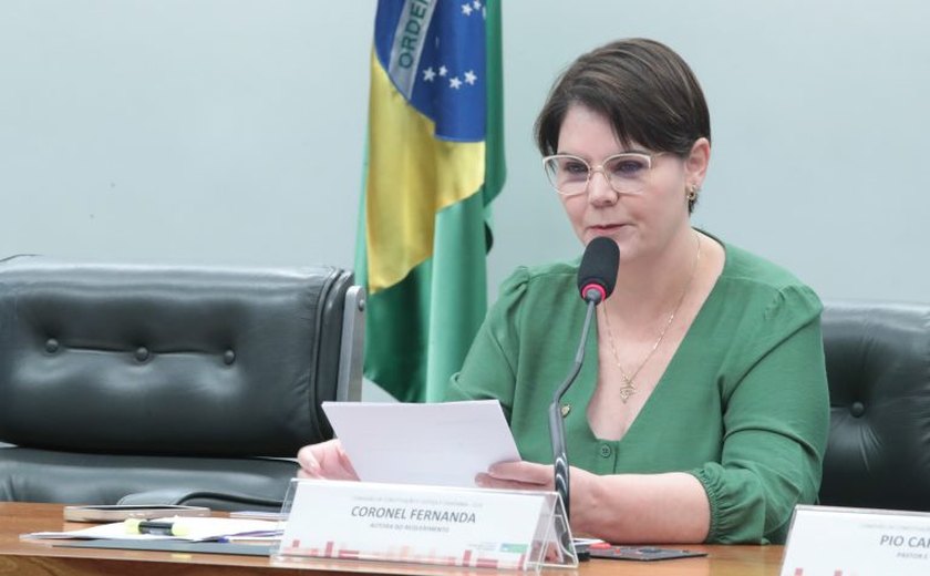 Participantes de debate na Câmara divergem sobre aproveitamento de créditos de cursos livres de teologia em faculdades