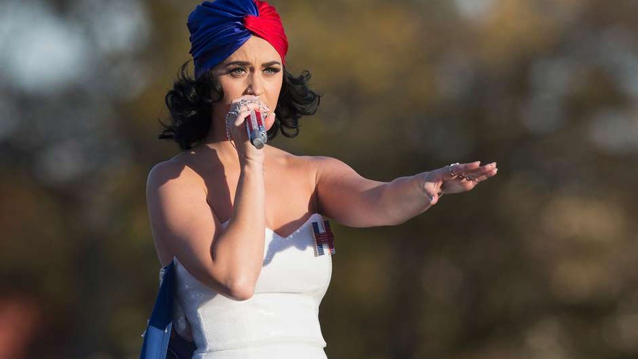 Katy Perry fica nua para incentivar o voto dos americanos