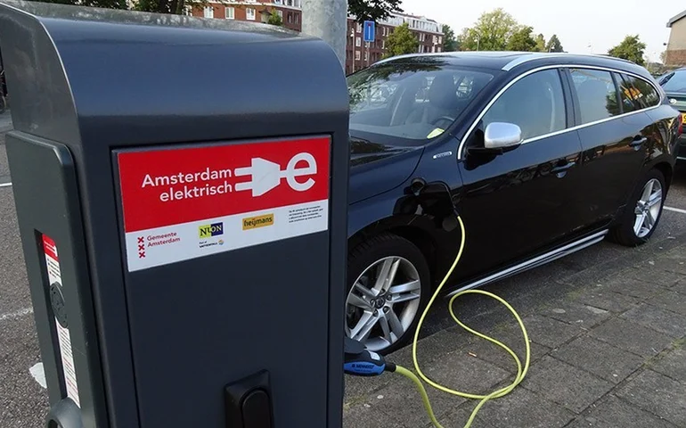 Governo retoma imposto de importação para carros elétricos a partir de 2024