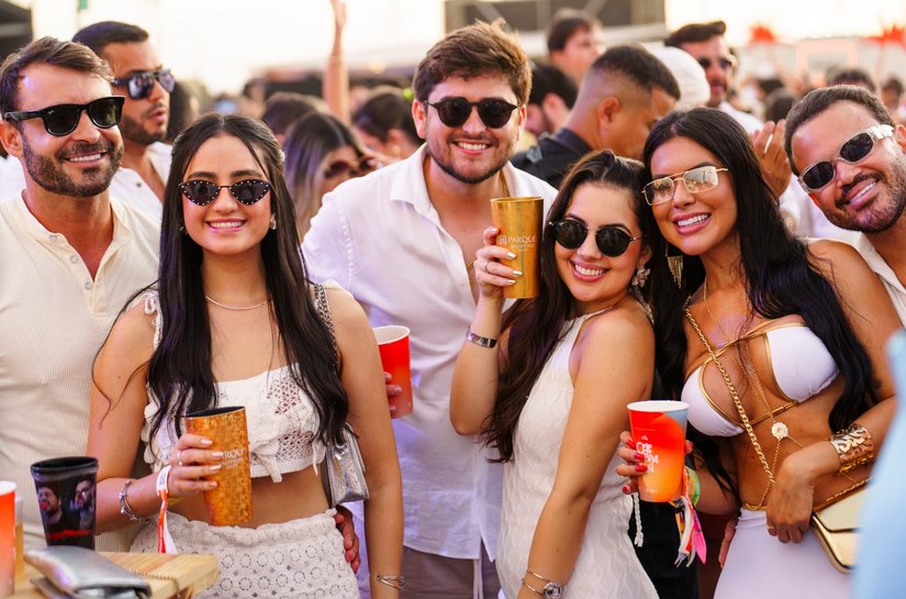 Réveillon Celebration lança combo “Only 4 Friends” e celebra a força das conexões verdadeiras