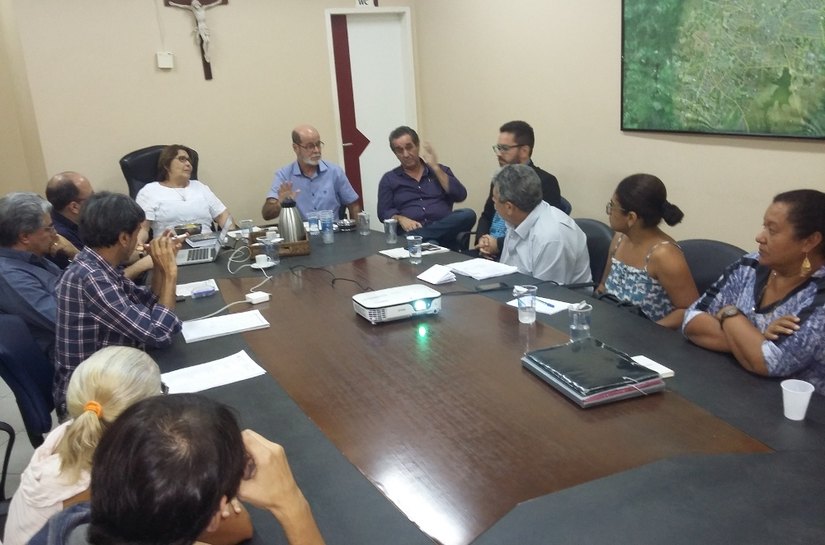 Prefeita Célia Rocha recebe servidores para debater recomposição salarial