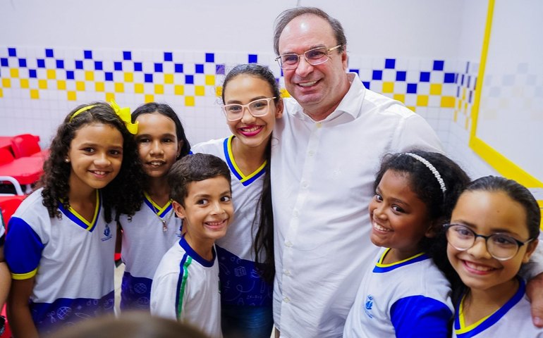 Prefeito Luciano entrega escola e amplia educação inclusiva em Arapiraca