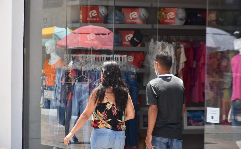 Lojas e shoppings de Maceió têm expediente normal no feriado desta quinta-feira