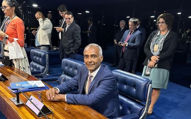 Romário diz que tinha acordo com clubes para sair à noite: 'Mas nunca faltava treino' 