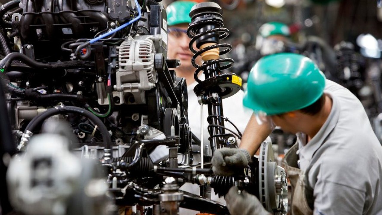 IBGE: produção industrial cai em 10 de 15 locais avaliados em janeiro ante dez/21