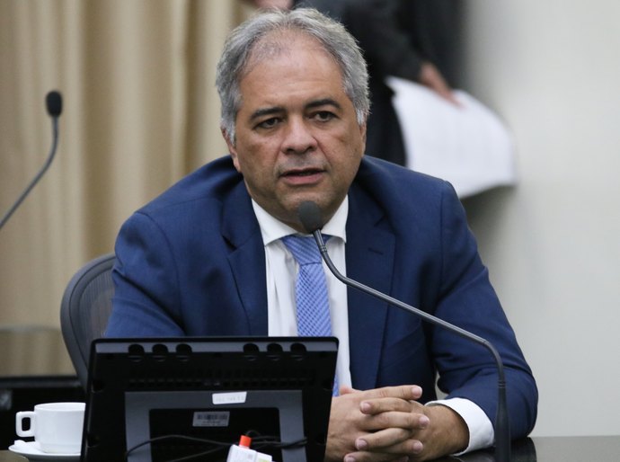 Silvio Camelo destaca empenho de Comissões na análise do projeto de reajuste dos servidores