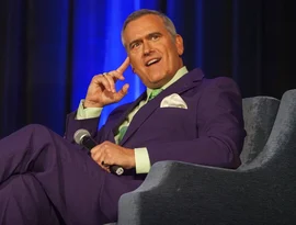 Bruce Campbell, astro de 'Evil Dead', revela diagnóstico de câncer incurável