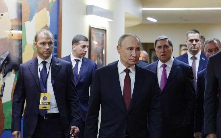 Trump quer evitar imagem de 'derrotado na Ucrânia' e Putin sinaliza saída honrosa, diz especialista