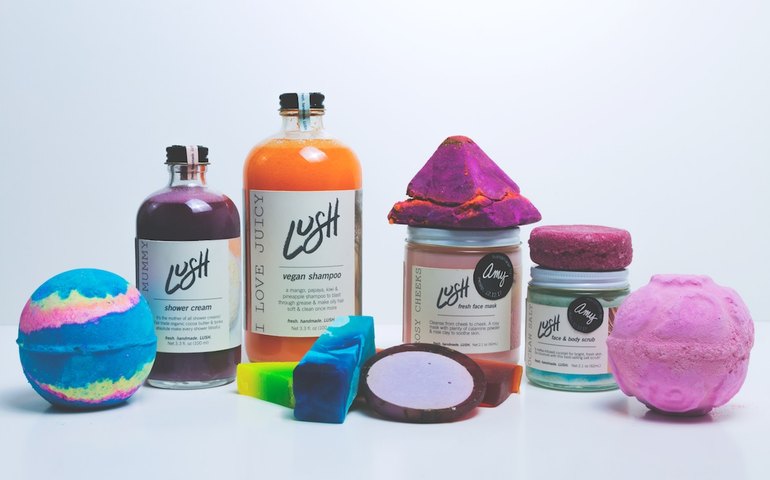 Lush deixou o País há 4 anos, mas é alvo de briga quente na Justiça