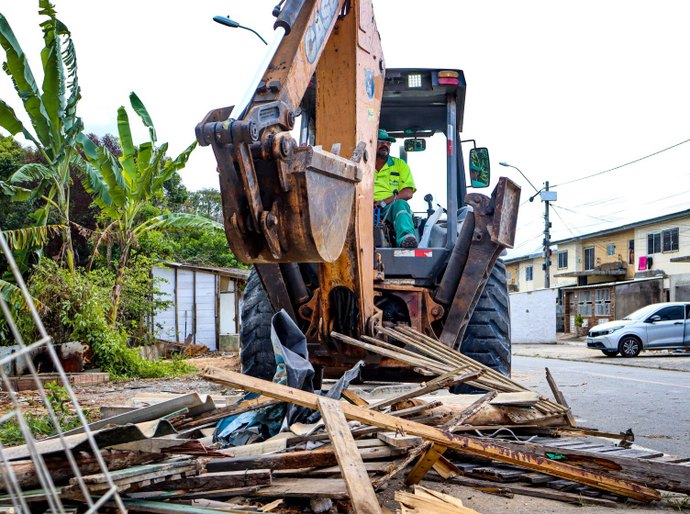 Semsc remove construções irregulares em área de preservação ambiental no Maceió 1