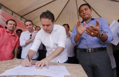 Governador assina ordens de serviço para amenizar seca em Palmeira dos Índios