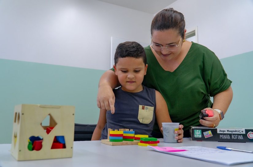 Abril Azul: Arapiraca promove inclusão e cuidados para crianças autistas com órgão especializado