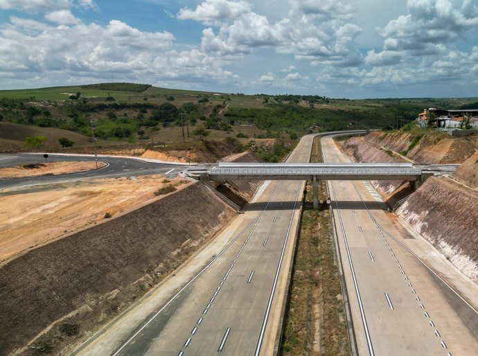 Alagoas ganha novo trecho duplicado da BR-101 em Junqueiro