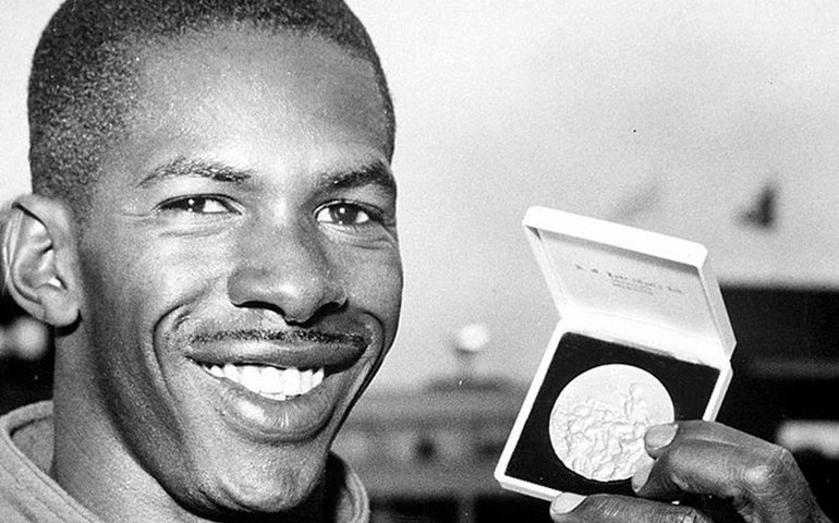 Adhemar Ferreira da Silva é o mais novo herói da pátria