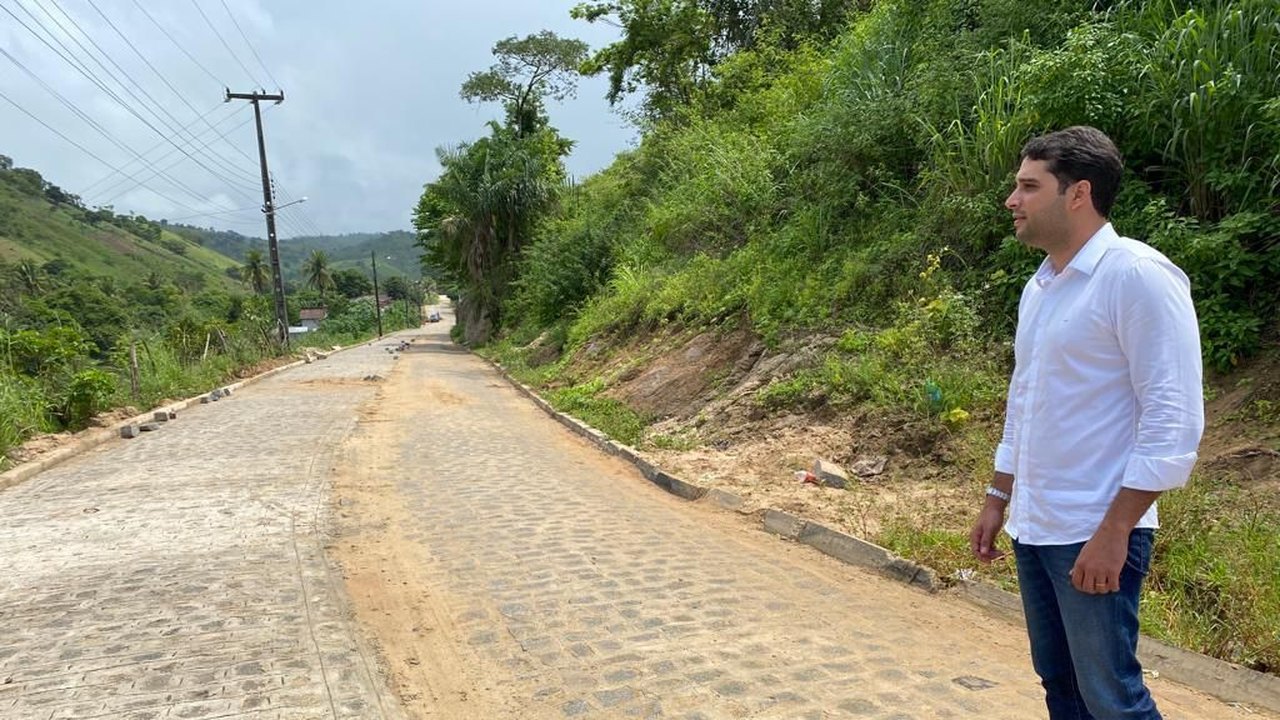 Diversas ruas são beneficiadas com calçamento em Santana do Mundaú