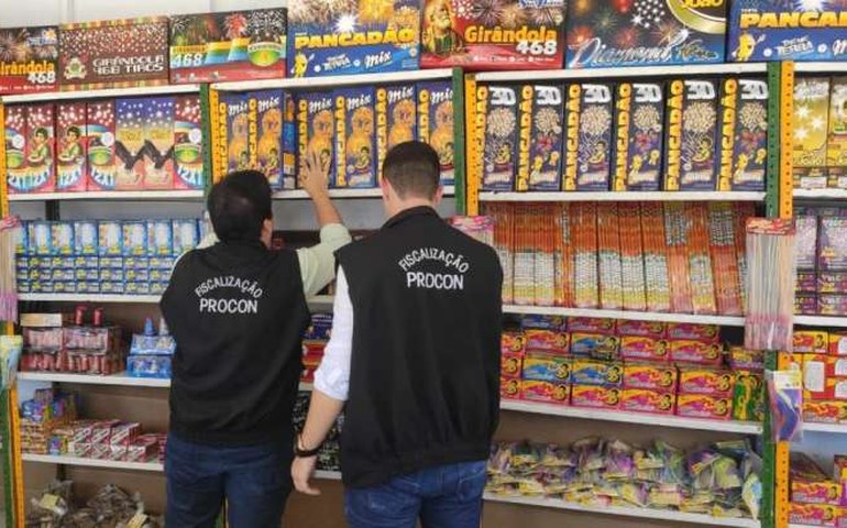 São João: Procon Maceió orienta consumidores na compra de fogos de artifício