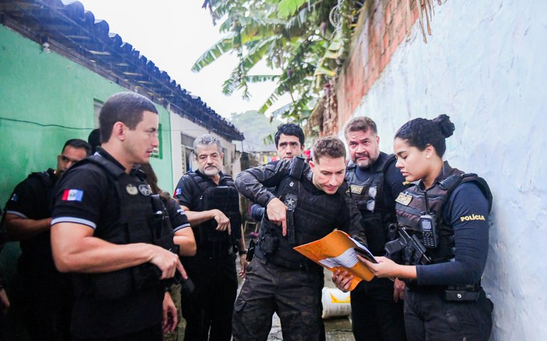 Segurança Pública deflagra duas operações e cumpre 70 mandados contra organizações criminosas