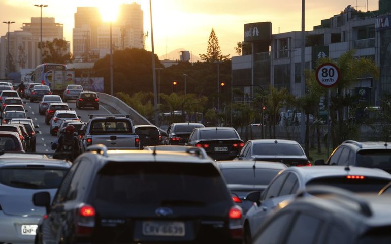 SP anota 615 km de congestionamento pela manhã no 2º dia de greve dos metroviários