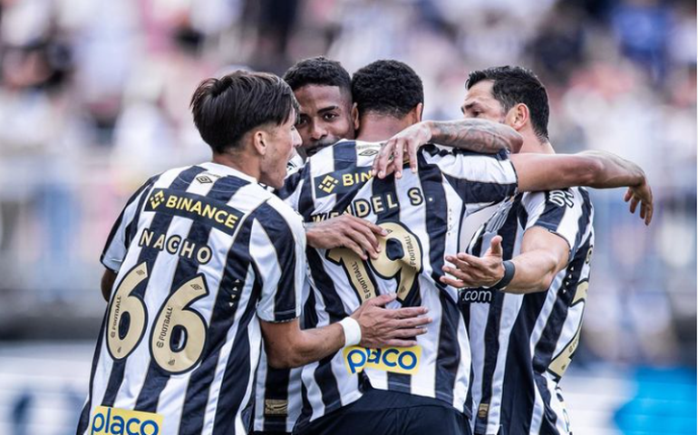 Santos encerra má fase com vitória magra sobre o Brusque e dorme na liderança da Série B