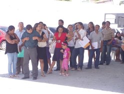Centenas de pessoas procuram o projeto no templo-sede para realizar o casamento