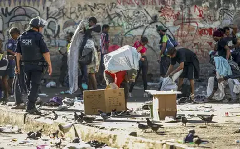 Parece que tem gente torcendo para Cracolândia não acabar, diz secretário sobre fluxo reduzido