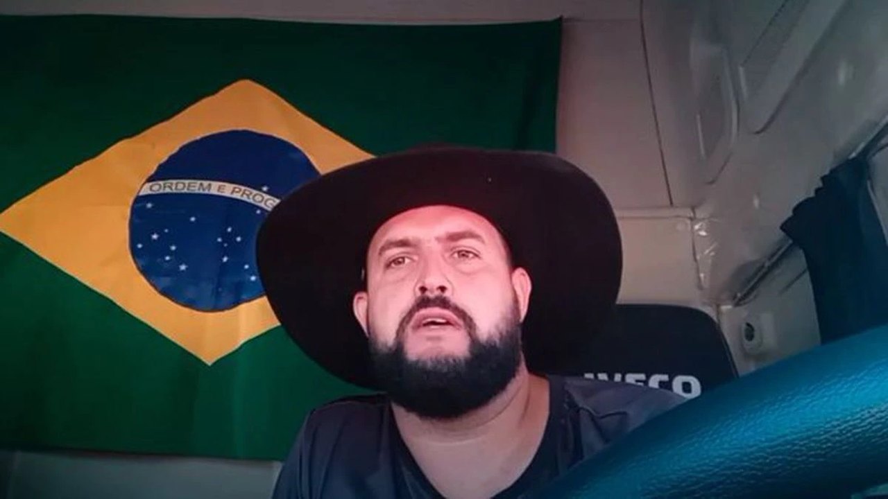 Zé Trovão admite passado de uso de drogas após foto com cocaína viralizar