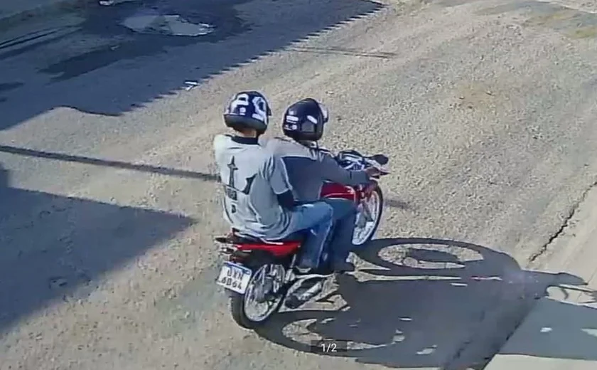 Estudante do Colégio Artur Ramos é assaltado por dois homens em uma moto em Arapiraca