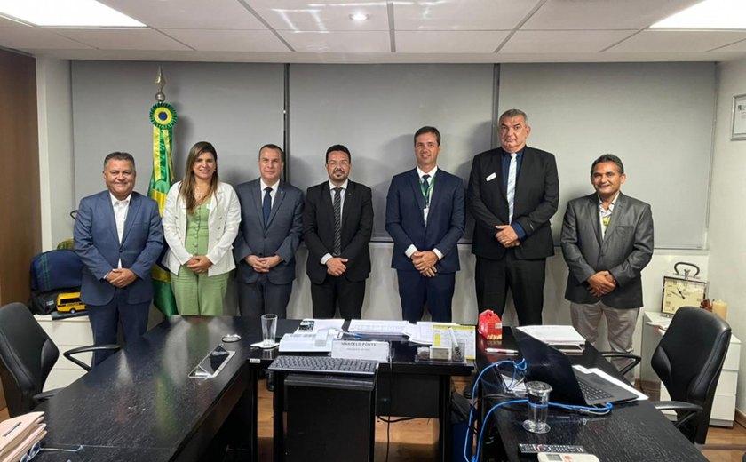 Sérgio Toledo participa de reunião no FNDE em Brasília com prefeitos alagoanos
