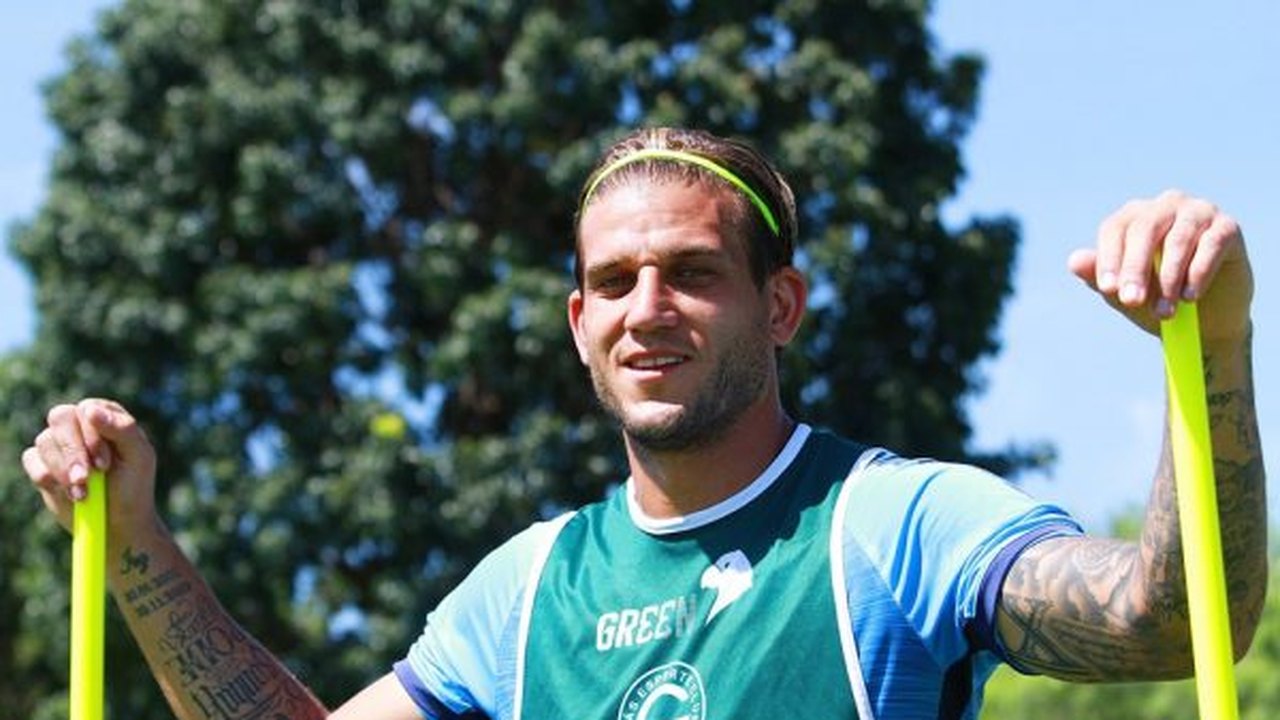 Rafael Moura responde Daniel Alves, diz ter covid-19 e defende protocolo do Goiás