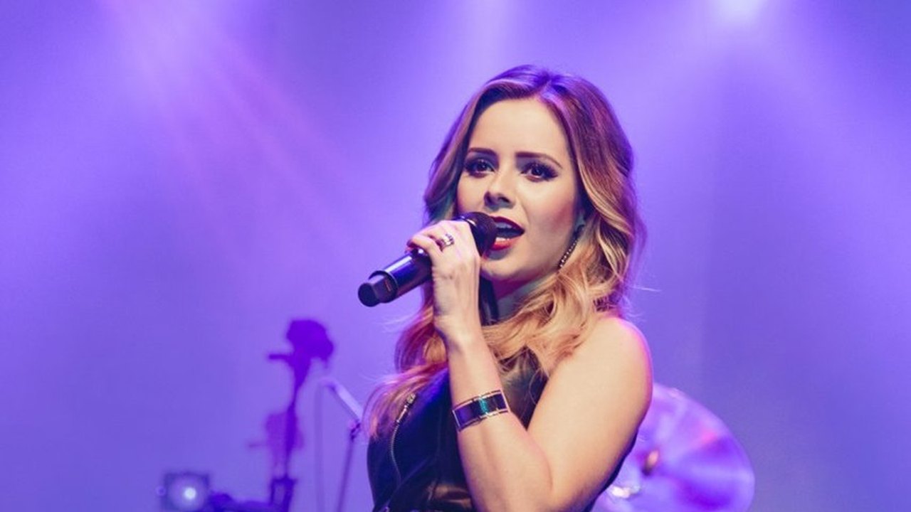 Sandy anuncia retorno aos palcos com nova turnê pelo Brasil