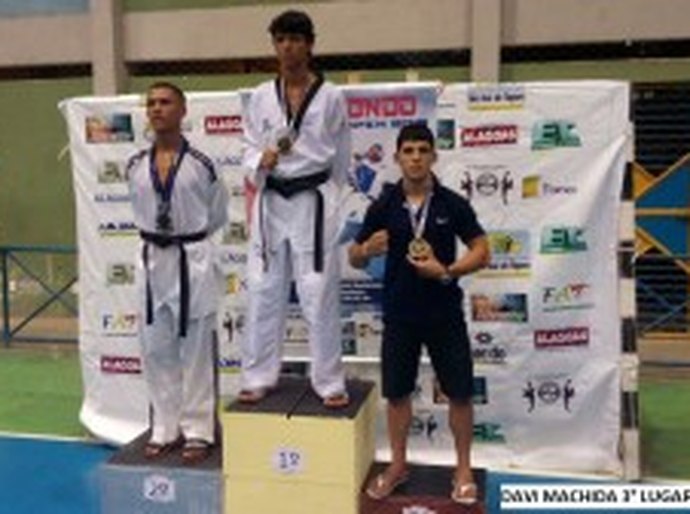 Esporte de Delmiro Gouveia brilha em evento de Taekwondo em Maceió