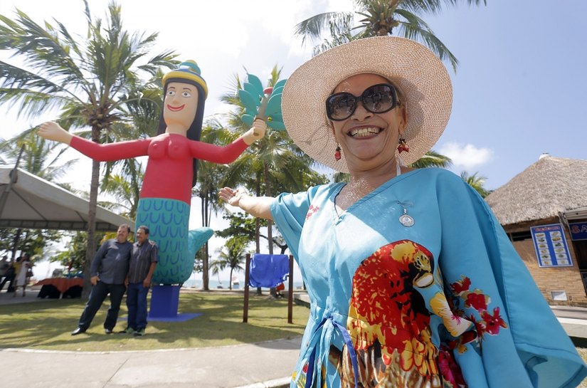 Sereia do Mestre Zezinho é entregue na Orla da Pajuçara, em Maceió
