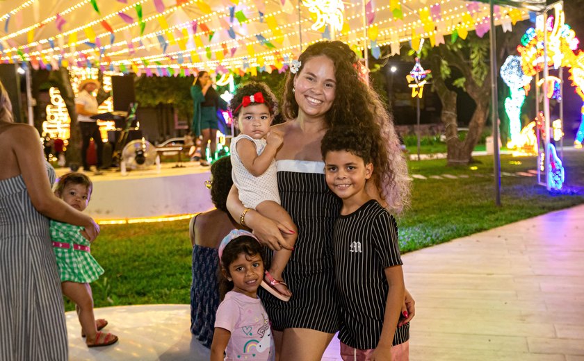 Forró e alegria marcam abertura da Vila de São João, em Maceió