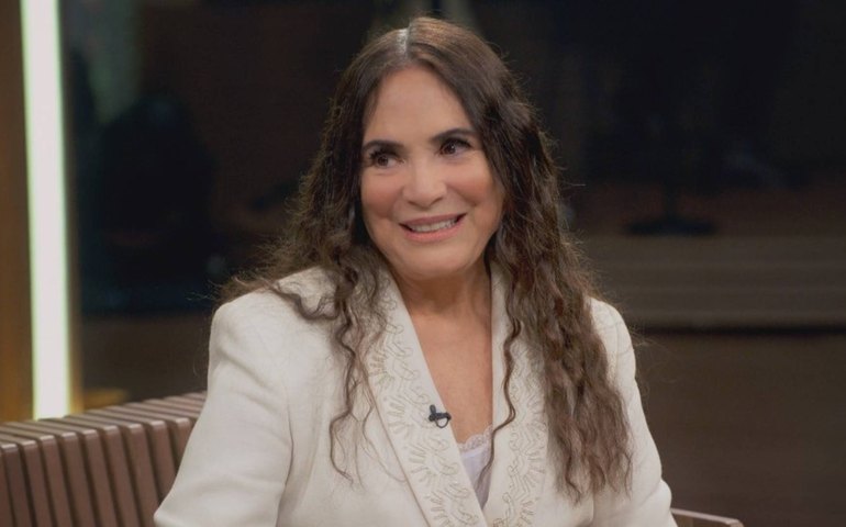 Regina Duarte recebe R$ 6 mil de pensão militar