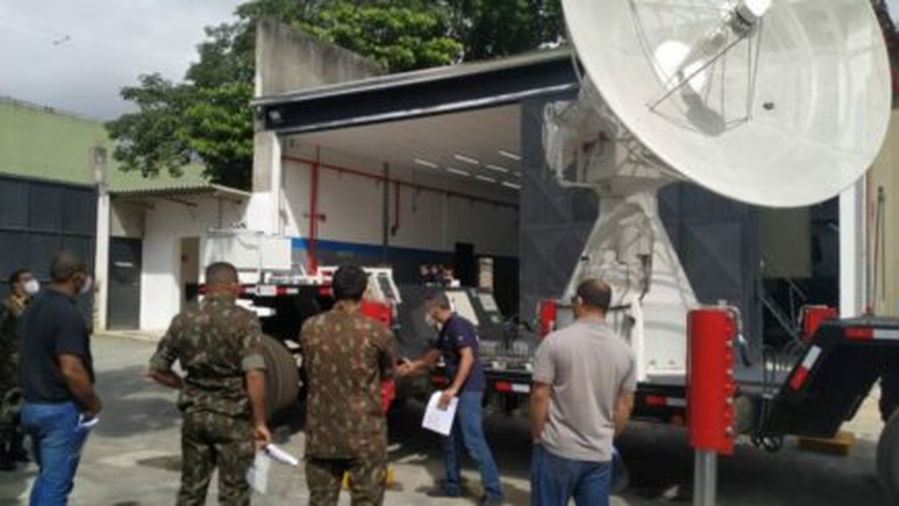 Avibras fecha parceria para produzir sistema de foguetes na Espanha