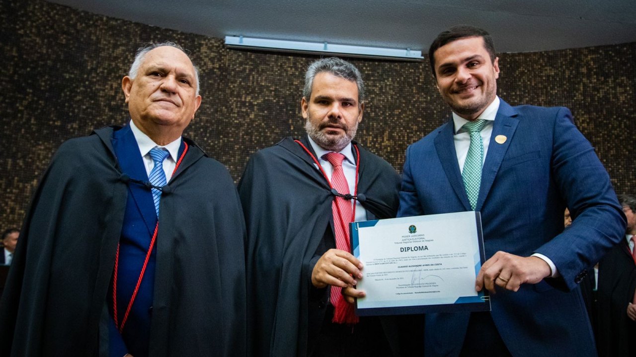 Eleito mais votado de Alagoas, Alexandre Ayres é diplomado deputado estadual