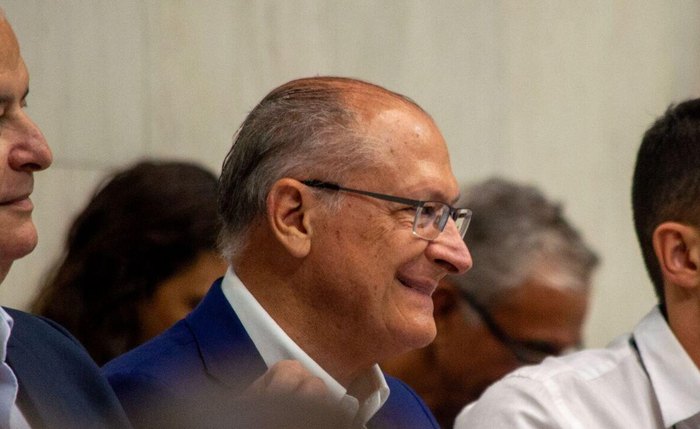 Alckmin critica violência política e lança candidato para governo de SP em congresso do PSB