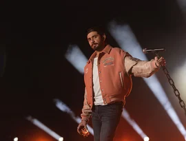 Gustavo Mioto lança 'Drunk Side', segundo single internacional e tema oficial da Festa do Peão de Barretos 2026