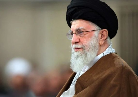 Líder do Irã diz que qualquer ataque dos EUA terá 'consequências irreparáveis'