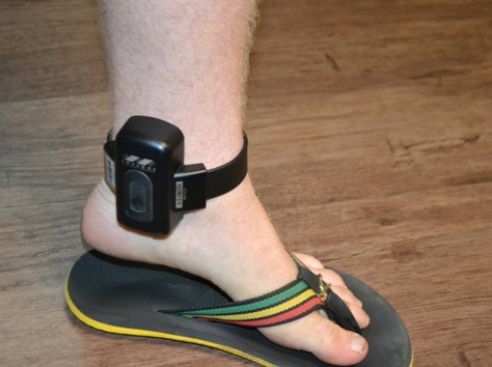 Reeducandos monitorados por tornozeleira são detidos em Penedo