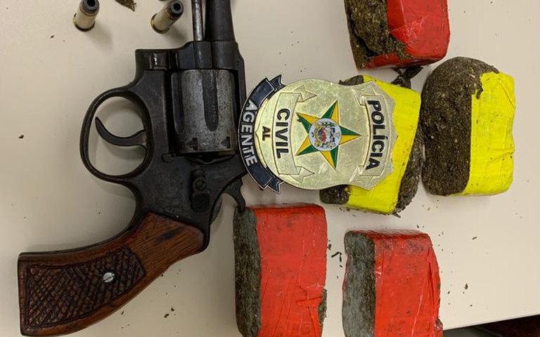 Adolescente é apreendido com drogas após troca de tiros com agentes da PC em Marechal Deodoro