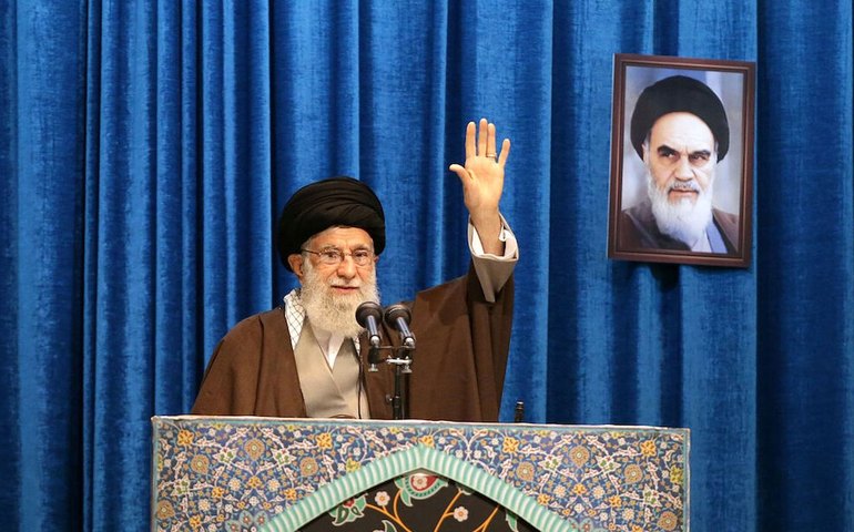 Líder supremo do Irã ameaça revidar em caso de ataque dos EUA